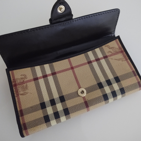 Burberry Haymarket Wallet - Picture 5 of 7